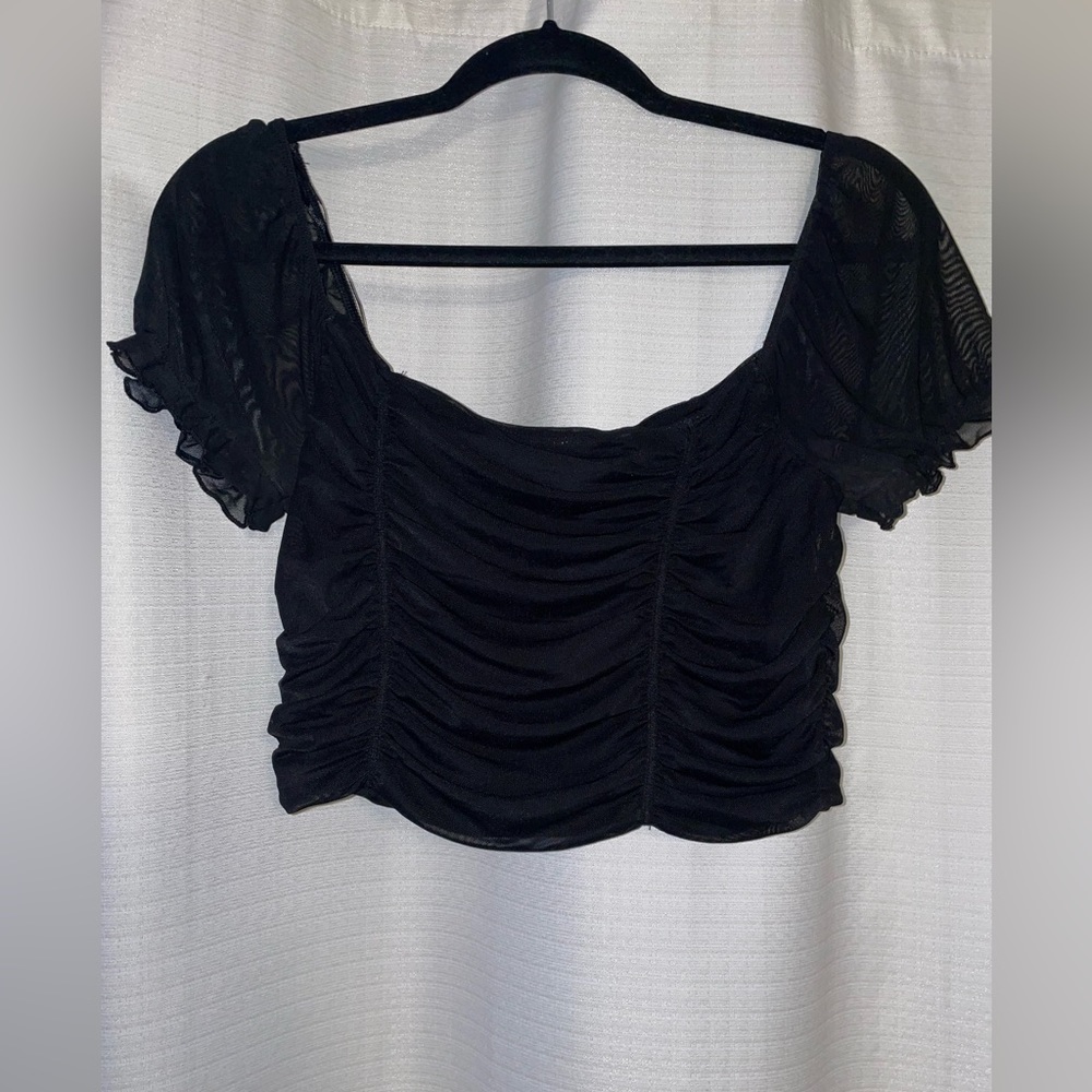Black H & M crop top